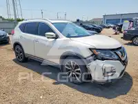 2017 Nissan ROGUE photo