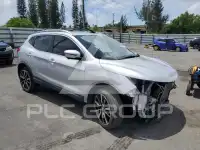2017 Nissan ROGUE photo