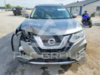 2017 Nissan ROGUE photo
