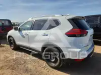 2017 Nissan ROGUE photo