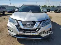 2017 Nissan ROGUE photo