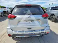 2017 Nissan ROGUE photo
