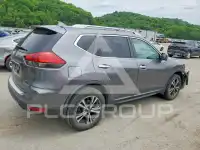 2017 Nissan ROGUE photo