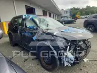 2017 Nissan ROGUE photo