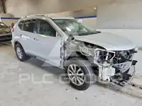 2017 Nissan ROGUE photo