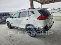2017 Nissan ROGUE photo