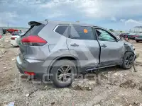 2017 Nissan ROGUE photo