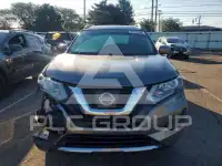 2017 Nissan ROGUE photo
