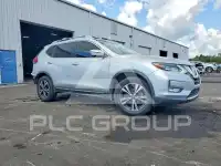 2017 Nissan ROGUE photo