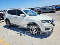 2017 Nissan ROGUE photo