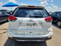2017 Nissan ROGUE photo