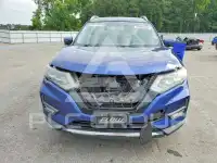 2017 Nissan ROGUE photo
