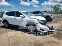 2017 Nissan ROGUE photo