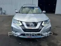 2017 Nissan ROGUE photo