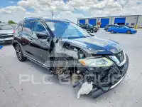 2017 Nissan ROGUE photo