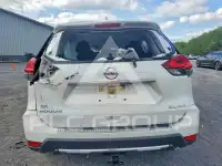 2017 Nissan ROGUE photo