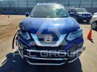 2017 Nissan ROGUE photo