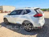 2017 Nissan ROGUE photo