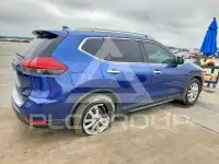 2017 Nissan ROGUE photo