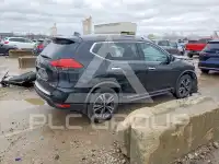 2017 Nissan ROGUE photo