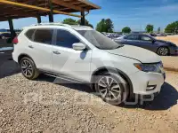 2017 Nissan ROGUE photo