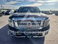 2017 Nissan TITAN фото