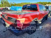 2017 Nissan TITAN фото