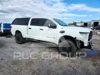 2017 Nissan TITAN фото