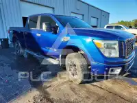 2017 Nissan TITAN фото