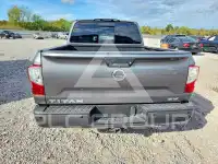 2017 Nissan TITAN фото
