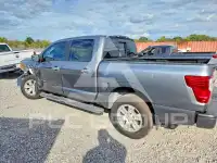 2017 Nissan TITAN фото
