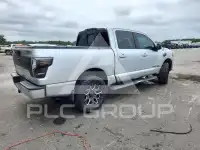 2017 Nissan TITAN фото