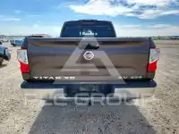 2017 Nissan TITAN фото
