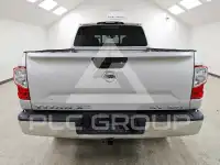 2017 Nissan TITAN фото