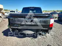 2017 Nissan TITAN фото