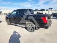 2017 Nissan TITAN фото