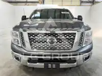 2017 Nissan TITAN photo