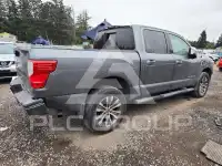 2017 Nissan TITAN фото