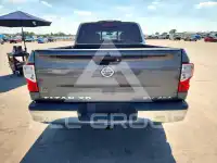 2017 Nissan TITAN фото