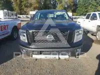 2017 Nissan TITAN фото
