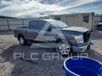 2017 Nissan TITAN фото
