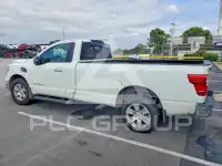 2017 Nissan TITAN фото