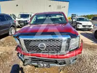 2017 Nissan TITAN фото
