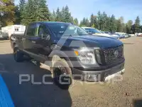 2017 Nissan TITAN фото