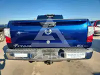 2017 Nissan TITAN фото