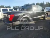 2017 Nissan TITAN фото