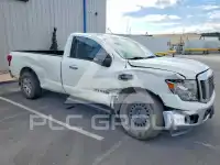 2017 Nissan TITAN фото