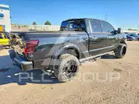 2017 Nissan TITAN фото