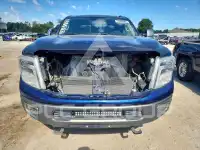 2017 Nissan TITAN photo