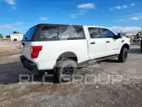 2017 Nissan TITAN фото